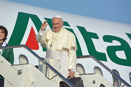 el papa francisco inicia una visita en oriente medio